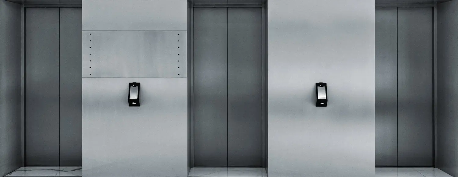 Elevator lifts front